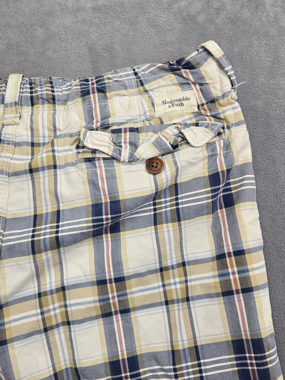 Abercrombie & Fitch Men's Plaid Cargo Shorts - Cream, Blue & Tan - Picture 9 of 10